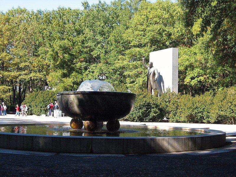 File:TheodoreRooseveltIsland fountain.JPG