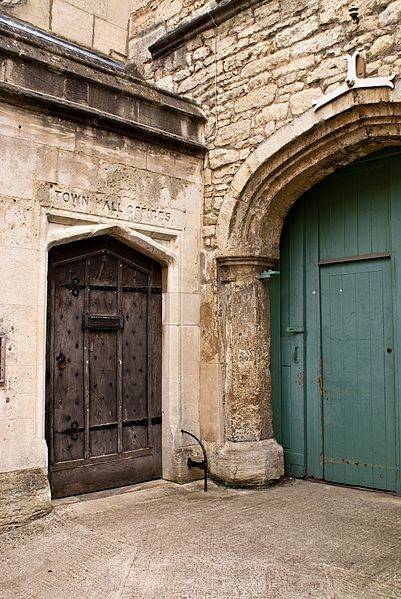 File:Town hall stroud.jpg