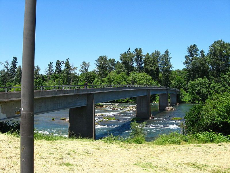 File:Autzen Footbridge.jpg