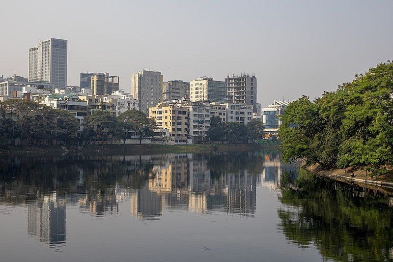 File:Banani Lake, Dhaka.jpg