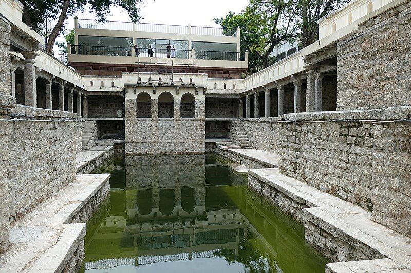 File:Bansilalpet stepwell 08.jpg