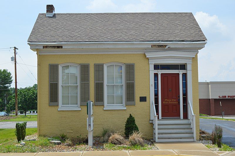 File:Berleman House front.jpg