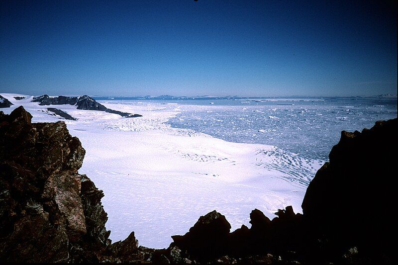 File:Duse Bay, Antarctica.jpg