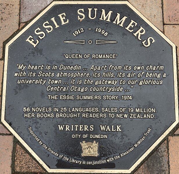 File:Essie Summers plaque.jpg