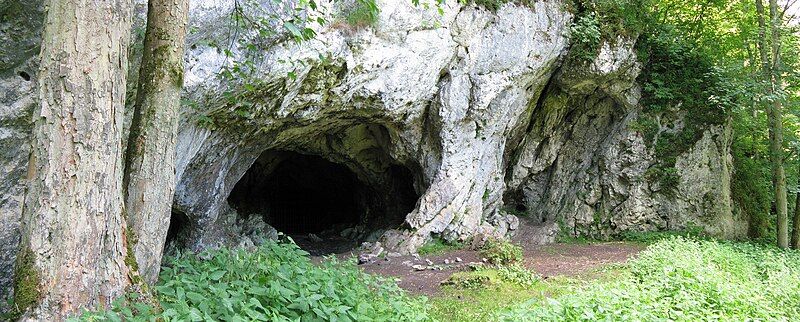 File:Höhle Hohlenstein Hohlensteinstadel.jpg