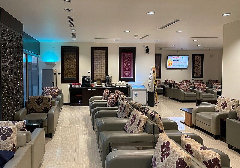 File:IDLGCGK2021 Batik Lounge.jpg