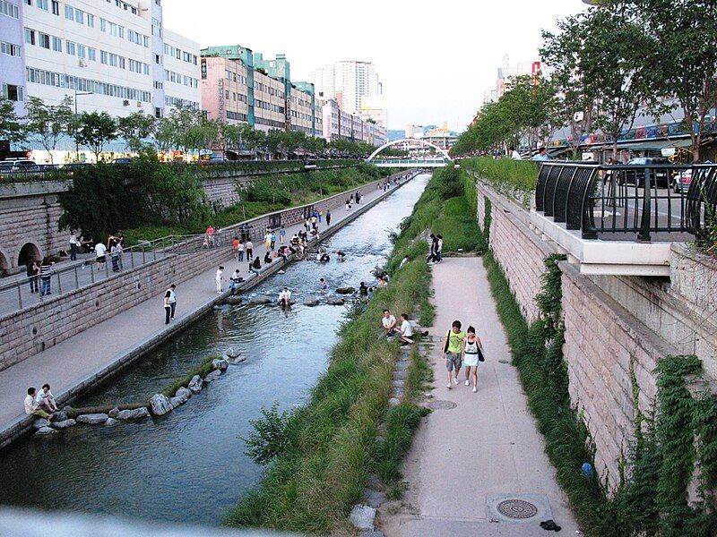 File:Korea-Seoul-Cheonggyecheon-01.jpg