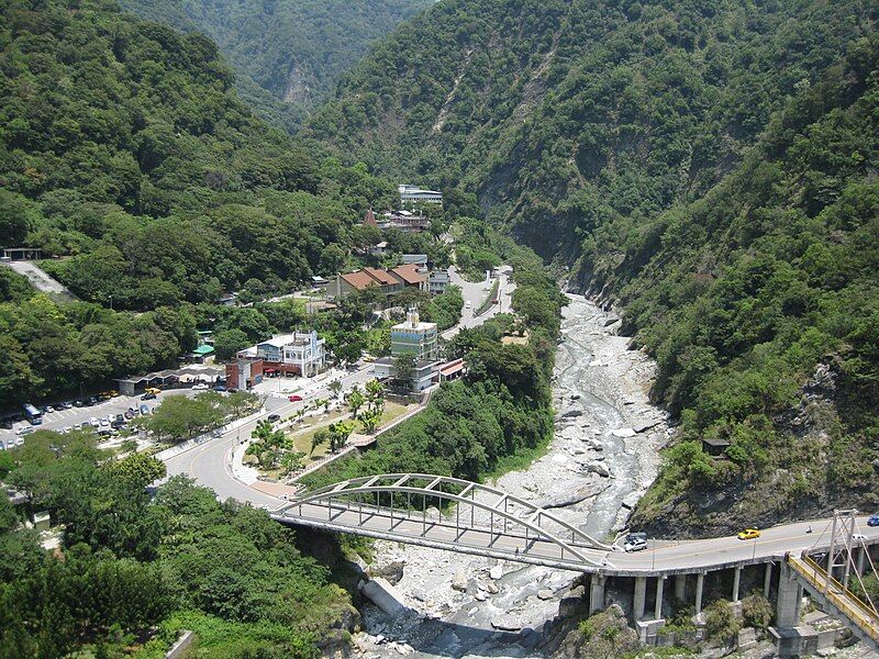 File:Looking over Tiansiang.JPG