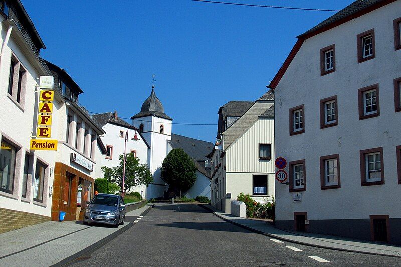 File:Mehren-L68-Hauptstraße-Sankt Matthias-I.jpg