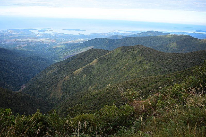 File:Mt. Tapulao 3.jpg