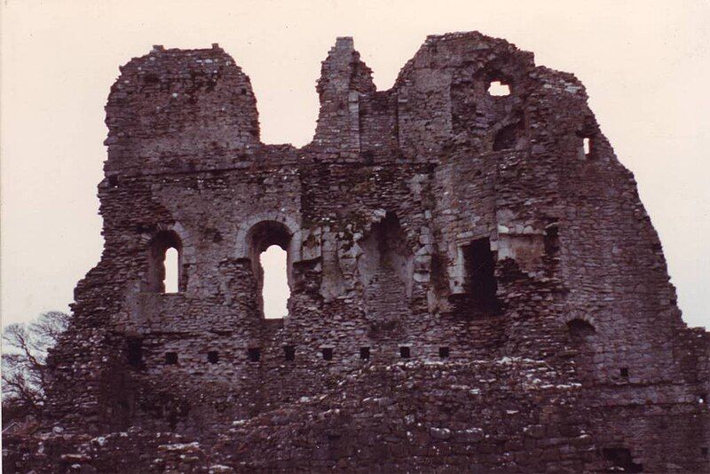 File:Ogmore Castle.JPG