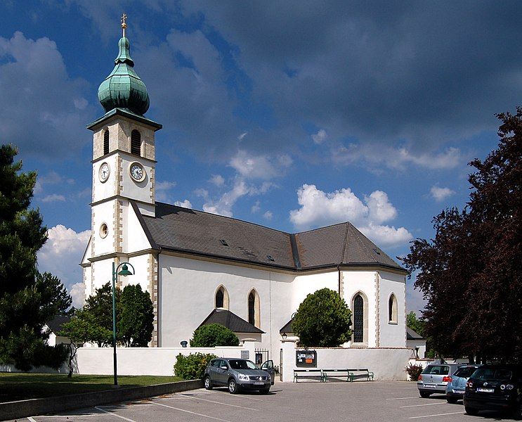 File:Parish church, Trumau.jpg