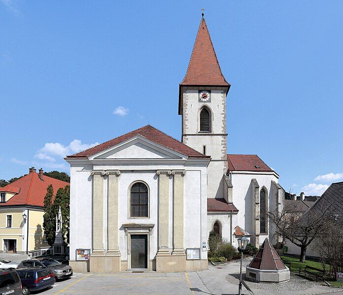 File:Pfarrkirche Pottenstein.JPG