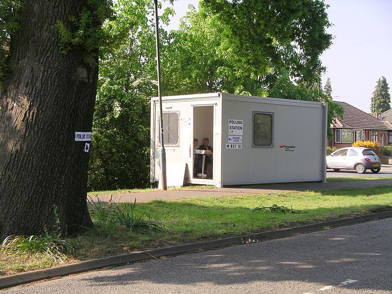 File:Polling station 3y07.JPG