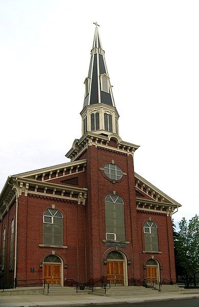 File:SacredHeartChurch.jpg