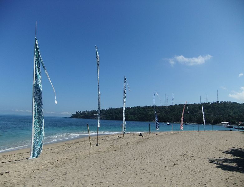 File:Senggigi Beach.jpg