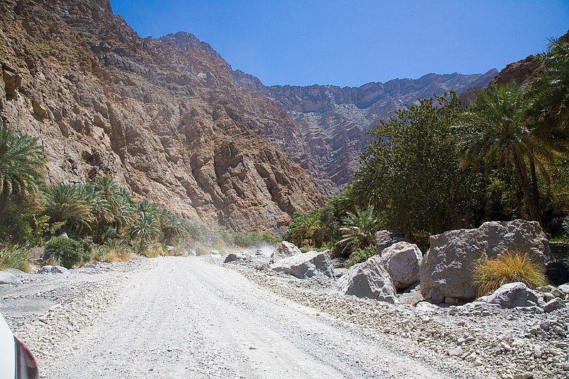 File:Wadi Bani Awf.jpg