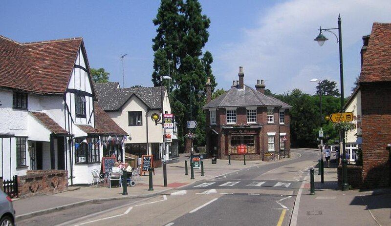 File:Wheathampstead Town Centre.jpg