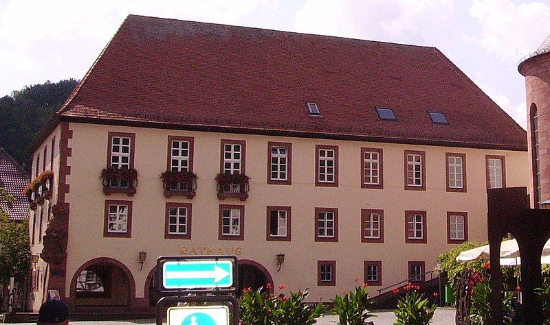 File:Annweiler Rathaus.JPG