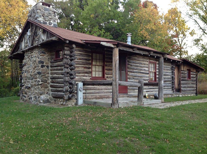 File:Benhuntcabin.jpg