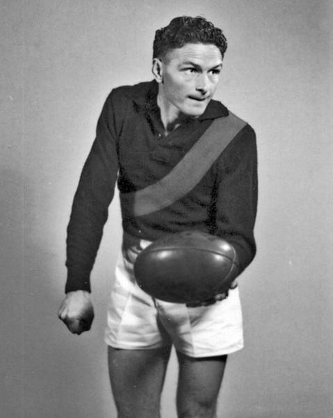 File:Bill Hutchison Essendon.jpg