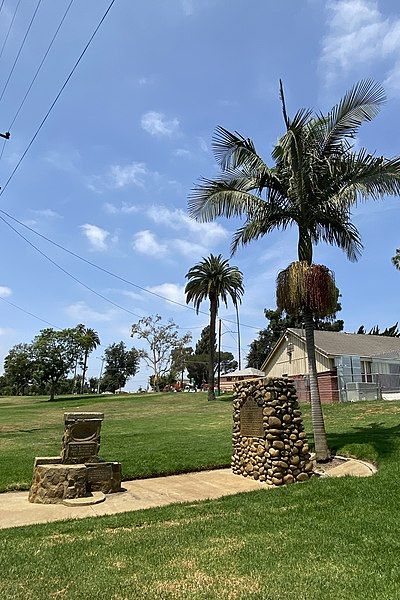 File:Centinela Park 2022d.jpg