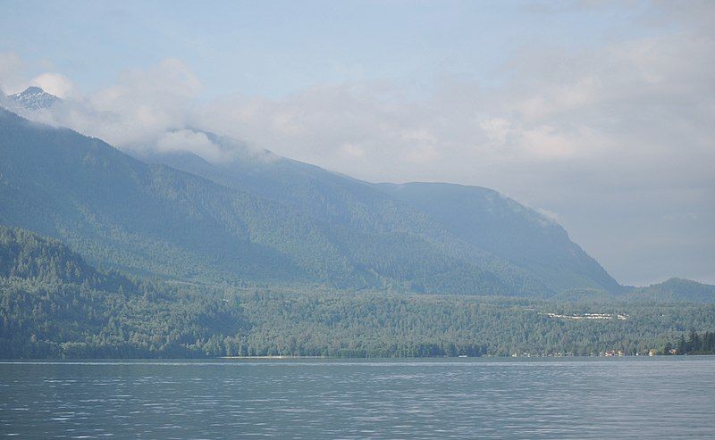 File:Cultus lake.JPG