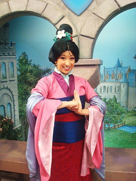 File:Disneyland meet-and-greet Mulan.jpg