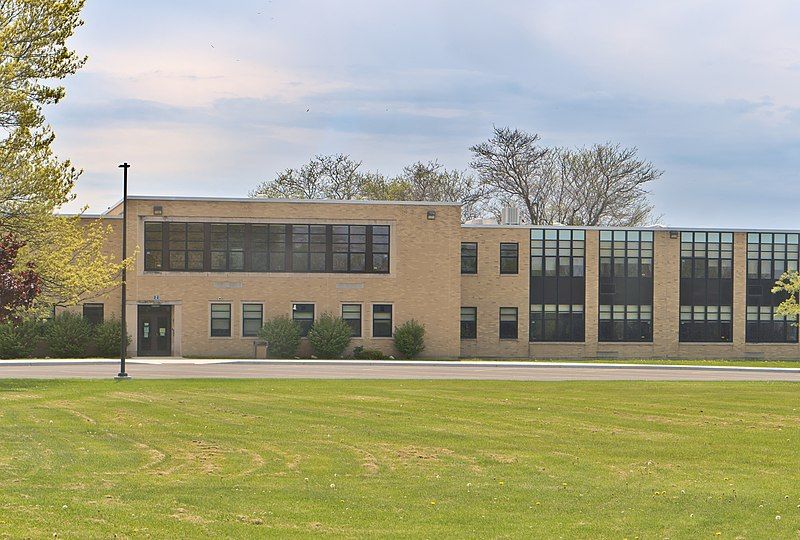 File:FrontierMiddleSchool.jpg