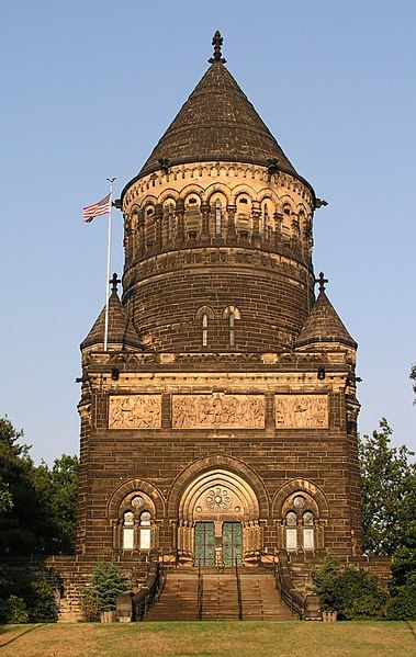 File:GarfieldMonument.jpg