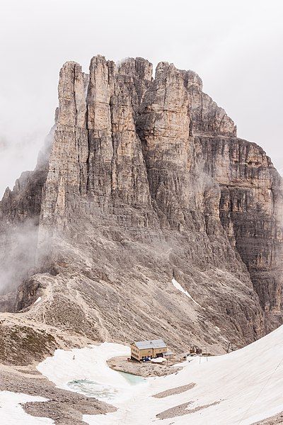 File:Gartlhütte und Vajolettürme.jpg