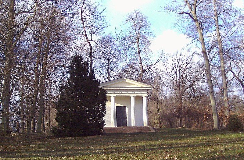 File:Gotha Park Merkurtempel.JPG