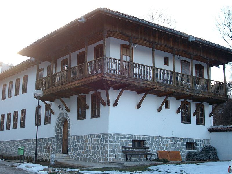 File:Klisurski Monastery 20.jpg