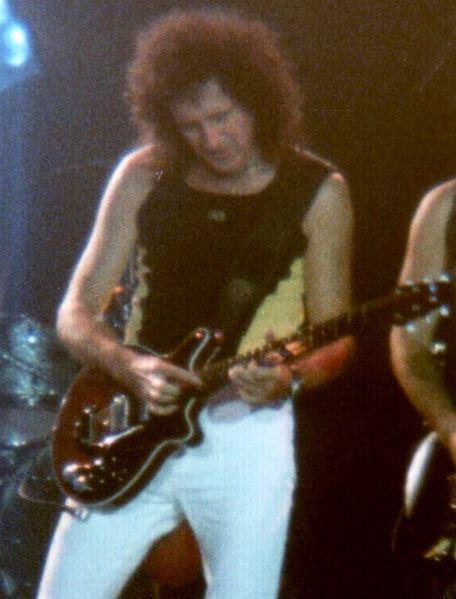 File:Koeln1998 Brian May.jpg