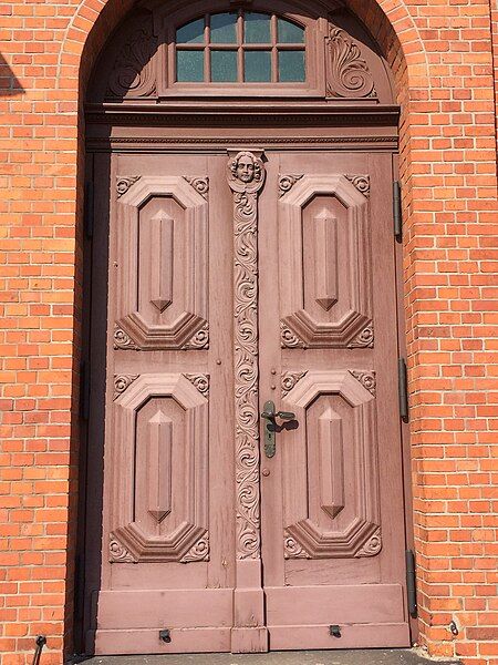 File:Kosciol Door.jpg