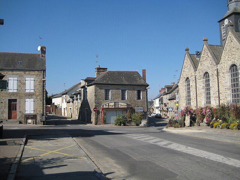 File:La Bouëxière-rue-principale.jpg