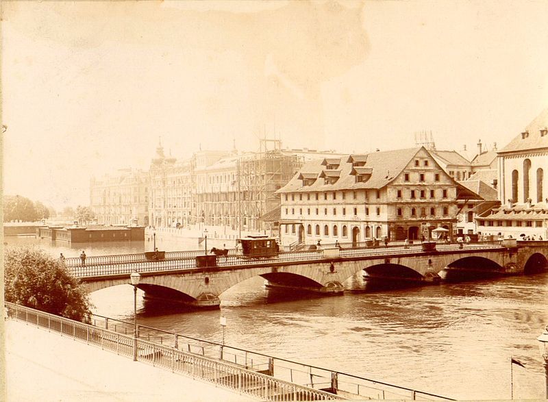 File:Münsterbrücke Kaufhaus.jpg