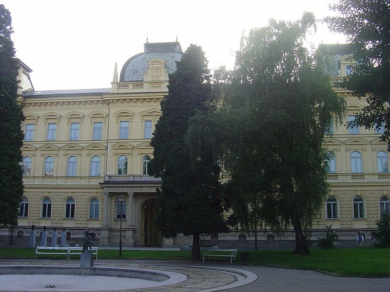 File:MB university.JPG