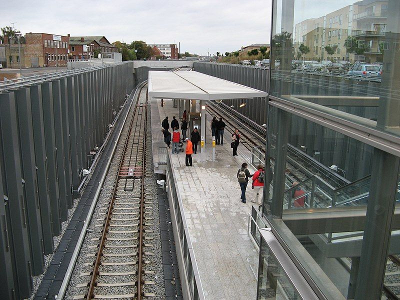 File:Metro Oresund Station.jpg