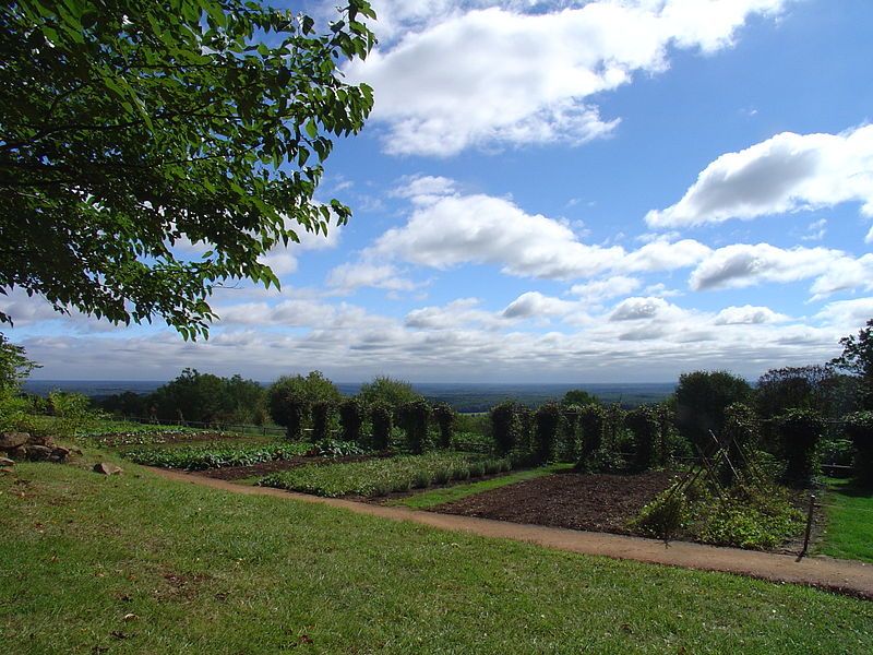 File:Monticello veggie garden.JPG