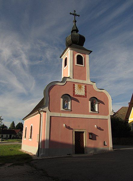 File:Ortskapelle Ullrichs.jpg