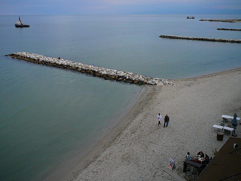 File:Paralia, Pieria E1.jpg