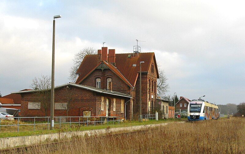 File:Rehna Bahnhof.jpg