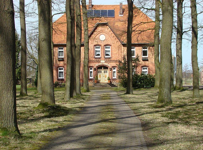 File:SattelhofWeesen.jpg