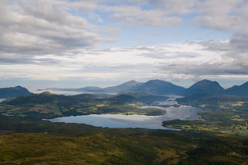 File:Skålvikfjorden.JPG