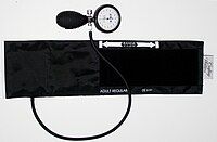 Aneroid sphygmomanometer with an adult cuff