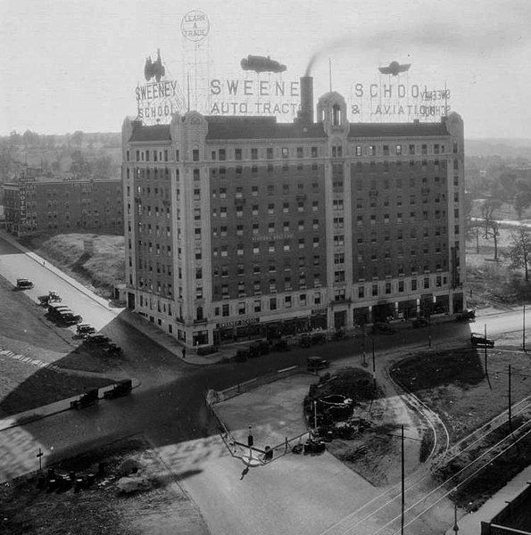 File:SweeneySchool1922.jpg