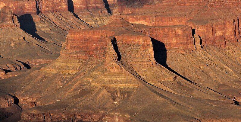 File:The Howlands Butte.jpg