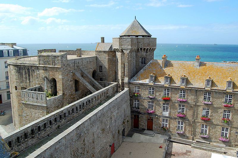 File:Tour-qui-qu-en-grogne-DS62.jpg