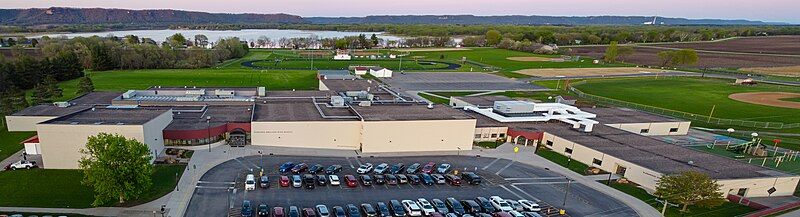 File:Wabasha-Kellogg High School.jpg